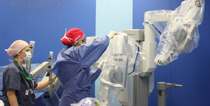 davinci surgical robot